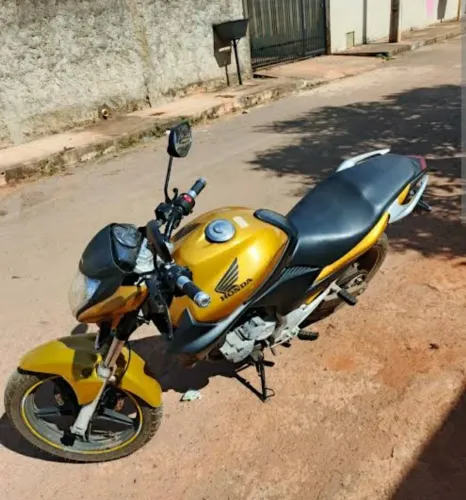 Cb 300 barato pra ir logo