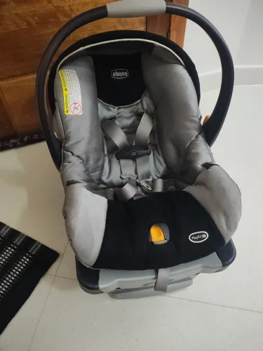 Bebê Conforto c base Chicco Keyfit30