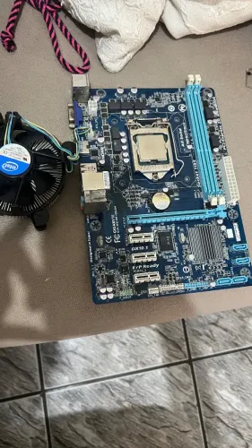 Placa mãe CA-ABYT-DS2M com processador INTEL® CORE?17-3770