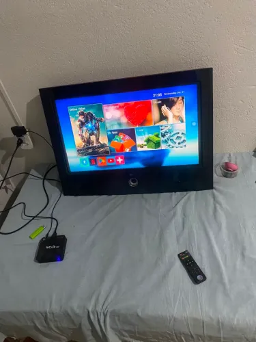 VENDO TELEVISÃO 32 POLEGADAS NÃO SMART MARCA LG