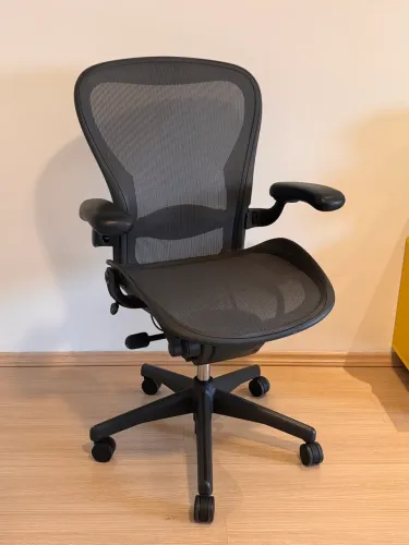 Cadeira Herman Miller Aeron C mesh novo