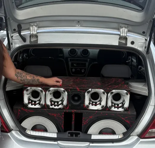 Vendo som automotivo