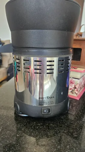Espremedor de frutas Britânia turbo
