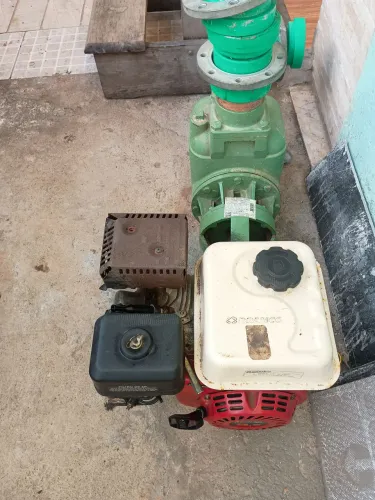 Bomba industrial de água com motor a gasolina