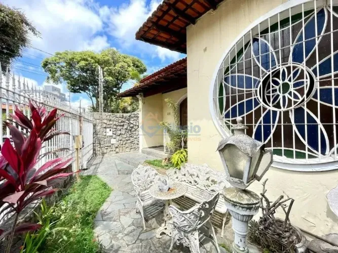 CASA 04 QUARTOS LOCALIZAÇÃO PRIVILEGIADA PROXIMO A UFMG E AV. ISABEL BUENO PAMPULHA .