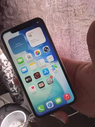 Iphone 11 64gb(pego celular e 500)