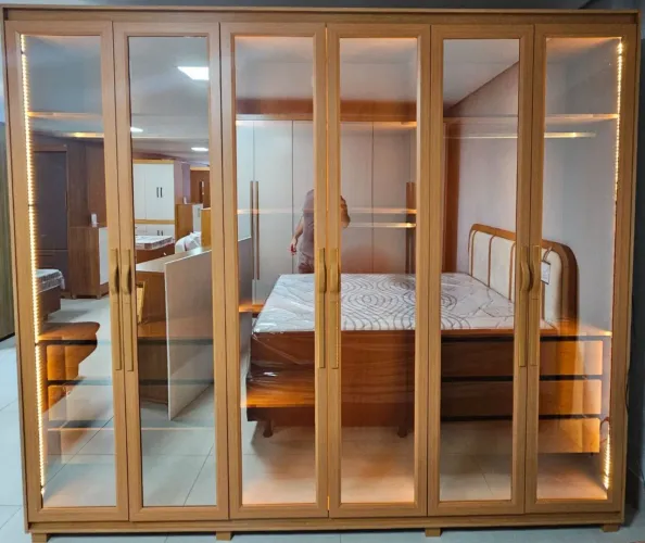 Guarda roupa de casal espelhado com led 2,70m