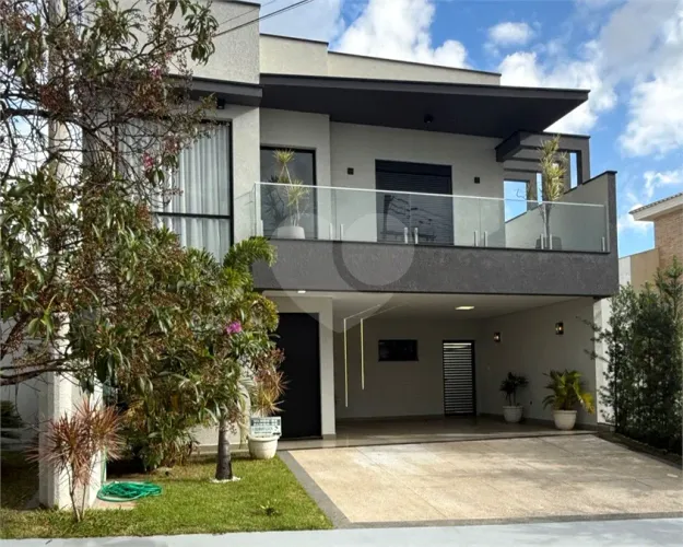 Casa à venda ou para alugar com 4 quartos, sendo 3 suítes, no condomínio Ibiti Royal Park,