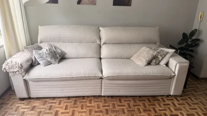Sofá retrátil e reclinável 2,90 m bege novo, 1 mês de uso, impermeabilizado