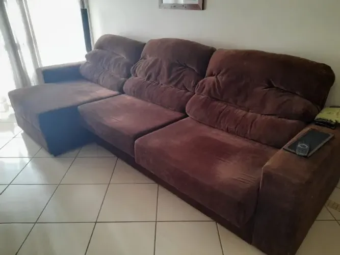 Sofá Marrom Elegante