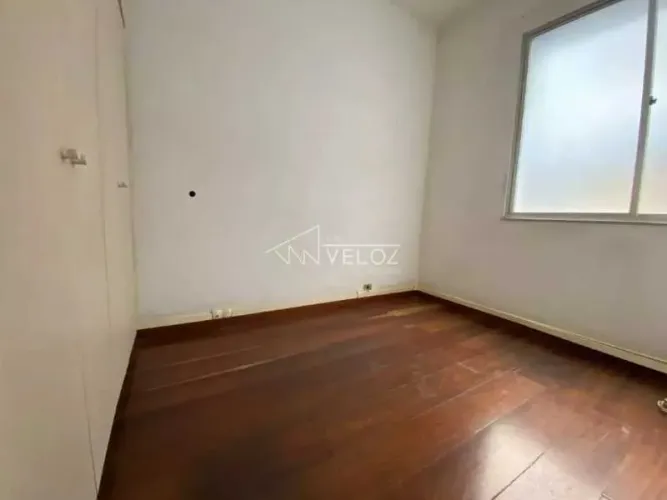 Apartamento : / Residencial / Glória