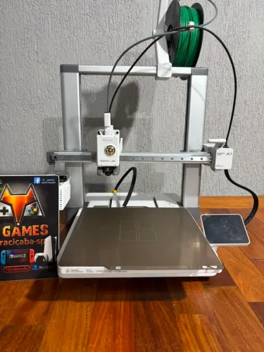 Bambu Lab A1 Semi Nova.