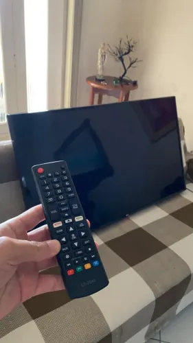 Smart Tv LG 50 polegadas 4k full hd, funcionando perfeitamente, apenas com 2 listrinhas