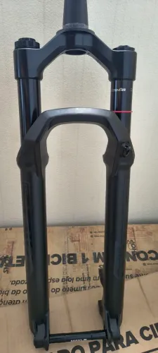 Suspensão Rock Shox Pike Ultimate charger 3 140mm