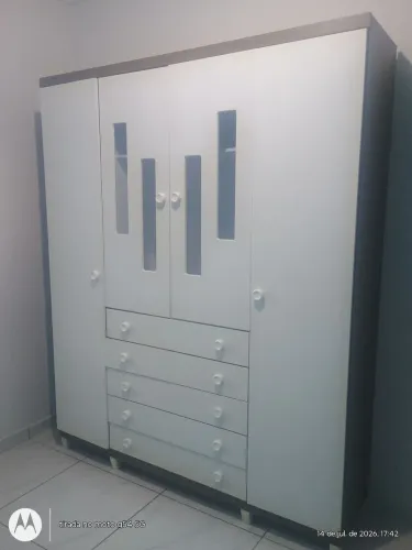 Guarda roupa 5 gavetas