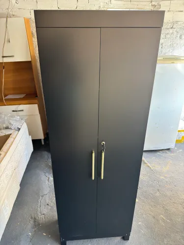 ARMÁRIO MULTUSO  COM CHAVE NOVO 