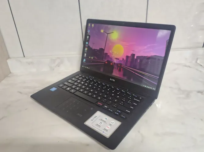 Notebook ultra Jundiaí SP interior