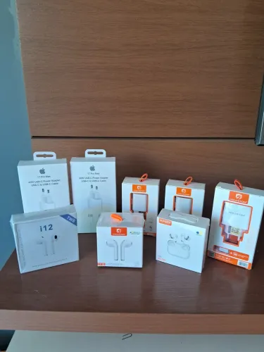 Carregadores, fones e cabos
