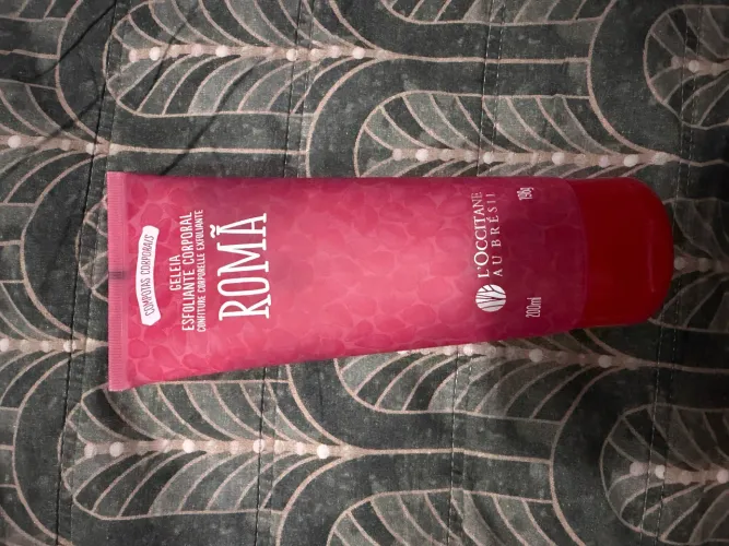 geleia corporal l occitane romã