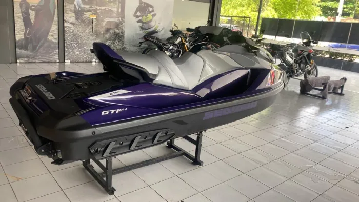 Jetski 2025/25 sea doo 3 meses de uso .