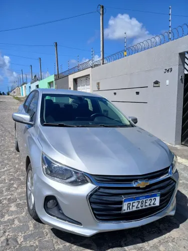 Alugo carro