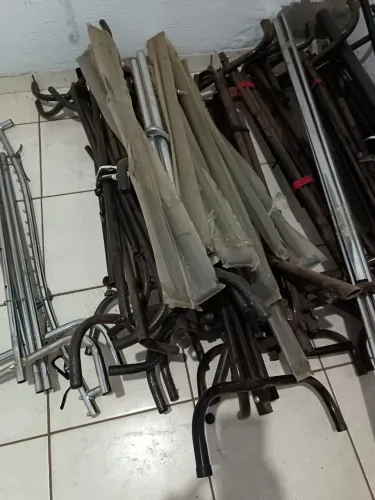 Araras / expositor para roupas / cabideiro