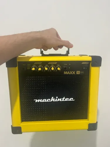 Amplificador de guitarra mackintec maxx 15