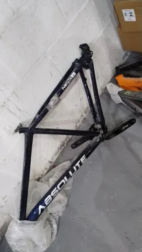 QUADRO ABSOLUTE NERO 5 - 17 ARO 29 C/ PEDIVELA INTEGRADO ABSOLUTE PRIME