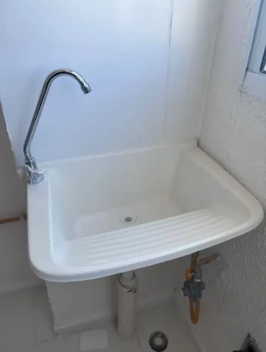 Vendo lavatório novíssimo sem uso 