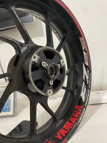 RODA TRASEIRA FZ 25