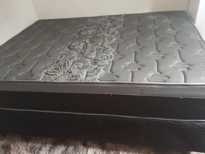 Vendo cama casal mais box semi novo 