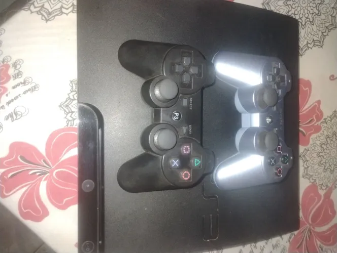 VideoGame PlayStation 3 Desbloqueado - 2 Controles