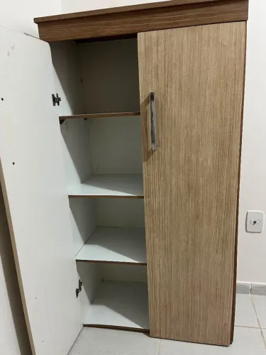 Armário semi-novo
