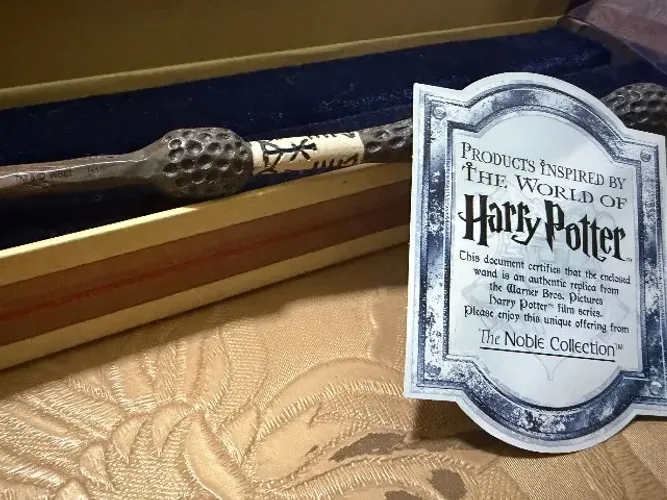 Varinha Noble Collection - Dumbledore / Varinhas das Varinhas