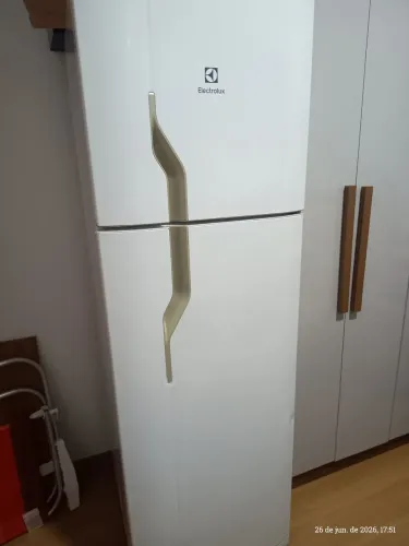 Vendo geladeira electrolux Frost Free