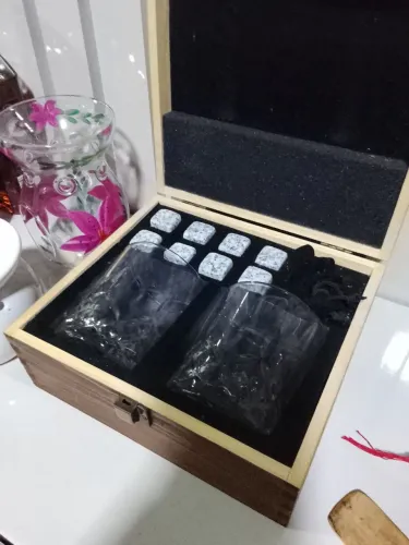 Kit Wyske Com Copos e Blocos de Gelo