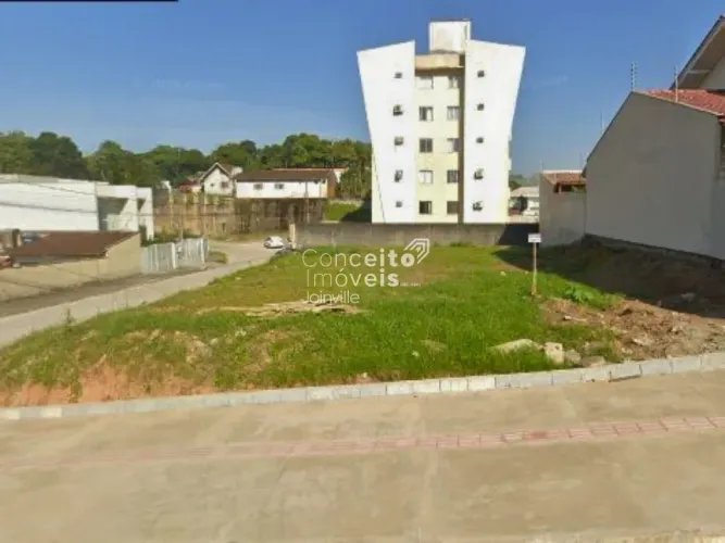 Terreno à Venda No Bairro Floresta Em Joinville Com 565m²