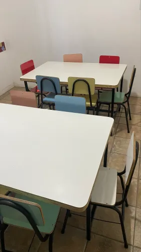 Mesas e cadeiras escolares infantil