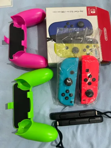 Vendo controle Nintendo switch novo
