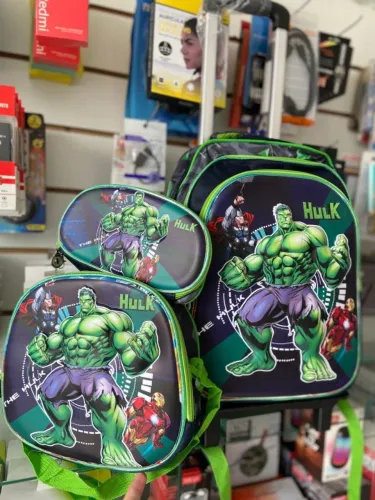 Kit Escolar Mochila com Rodinhas, Lancheira Térmica e Estojo - Incrível Hulk