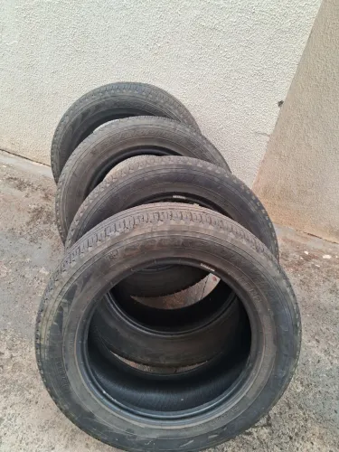 Pneus para SUV meia vida