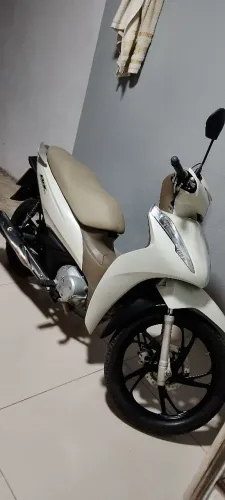 Honda Biz 125 2023 - Única Dona