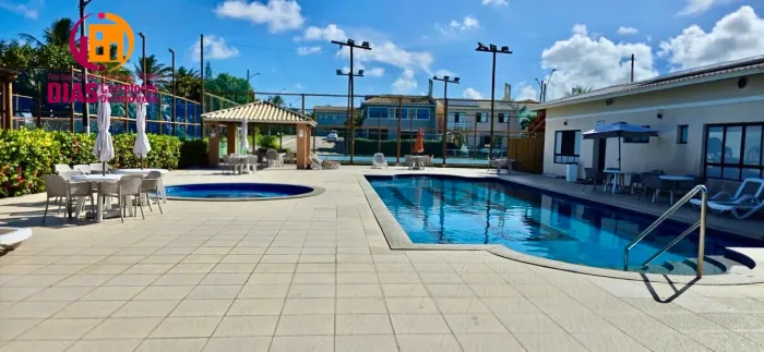 Alugo Casa Duplex com 4/4, 2 suítes, 1 térrea, jardim quintal em condomínio com total infr