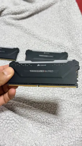Memórias ram corsair gddr4 8gb 3200mhz 4pentes
