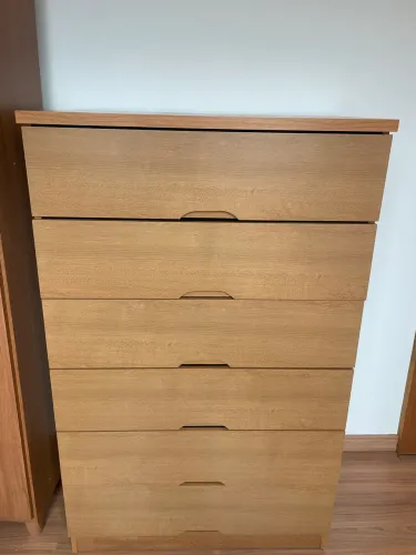 Cômoda 6 Gavetas em Excelente Estado - Madeira | R$ 500