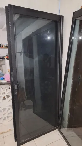 PORTA DE VIDRO - 2,06 x 0,86