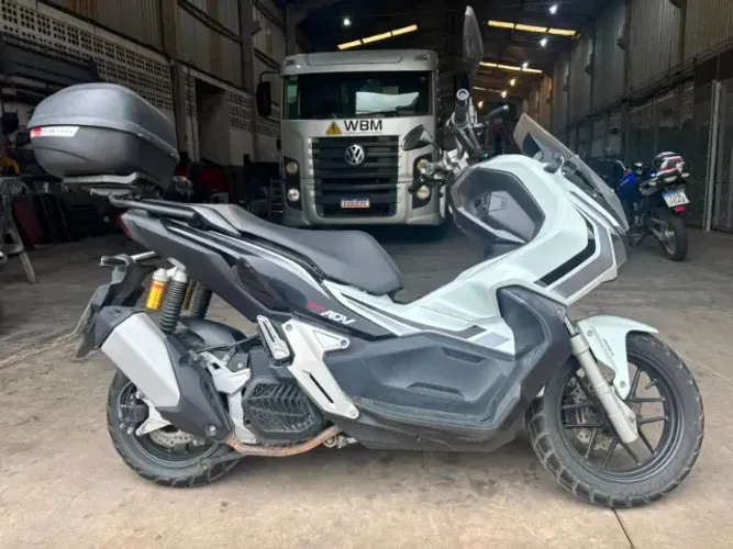 Honda ADV 150 Branca ano/modelo 21/22 IMPECÁVEL único dono