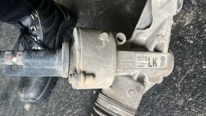 Caixa de direção bmw 320i x1 código LK