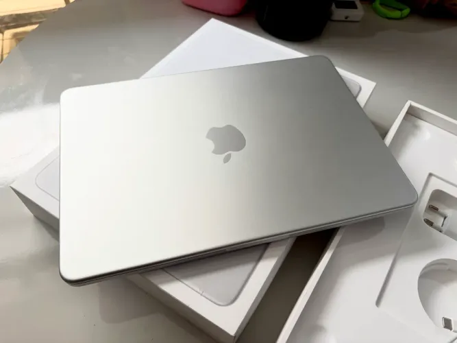 MacBook Neo (20 Dias ativado)
