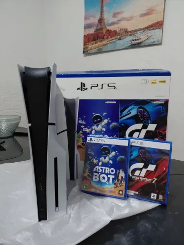 PS5 MIDIA FISICA 1TB- PACOTE ASTRO BOT E GRAN TURISMO 7 - FISICO